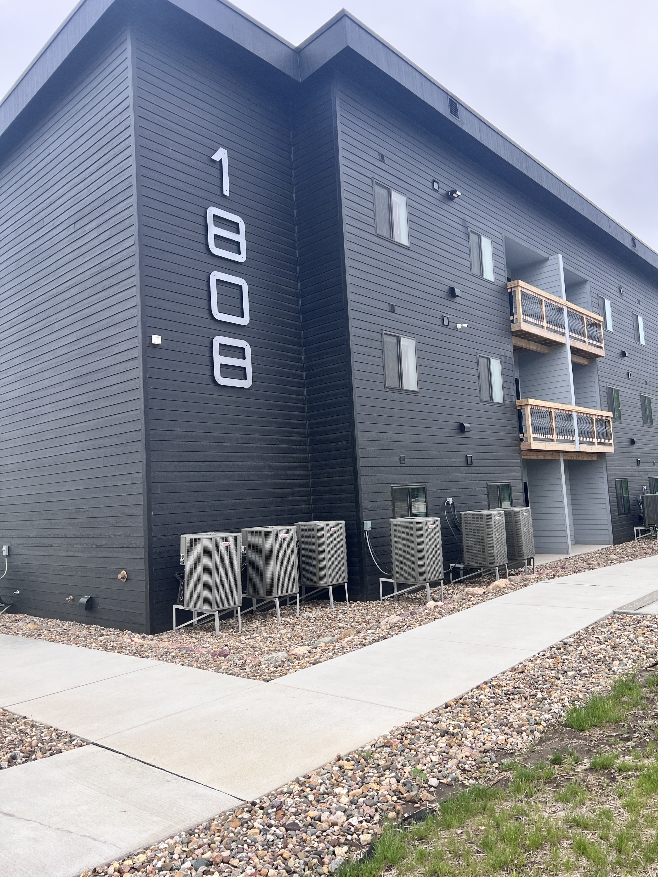 1808 South 7th Avenue